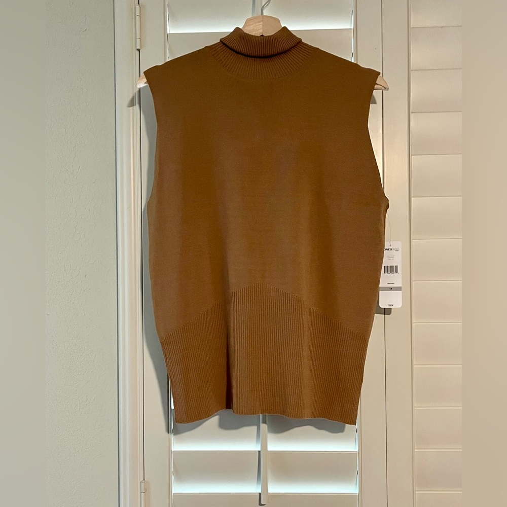 NWT Jones & Co : Brown Turtleneck and Sleeveless Knit Top